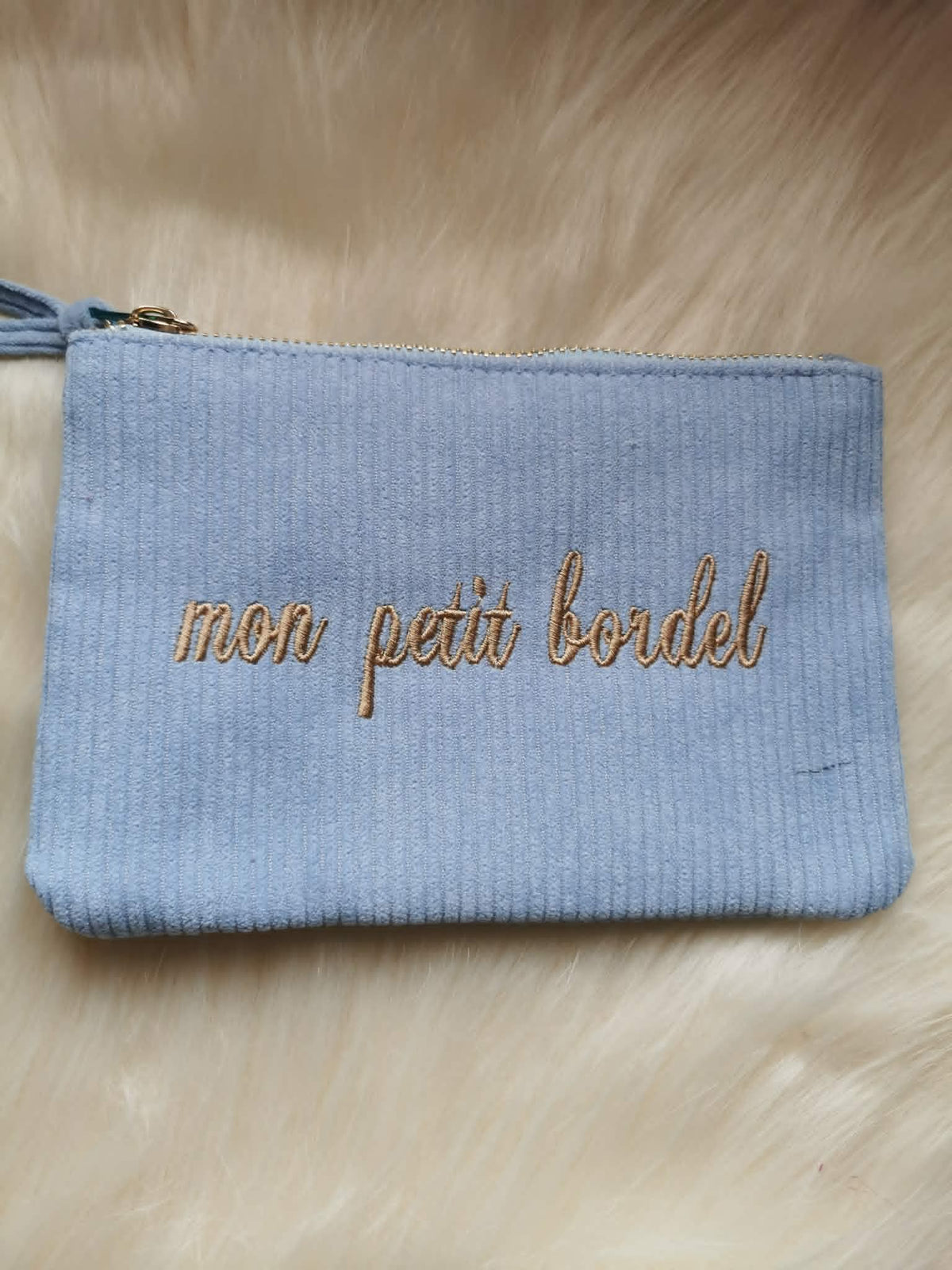 Pochette en Velours Côtelé Brodé à Messages — Collection Douceur