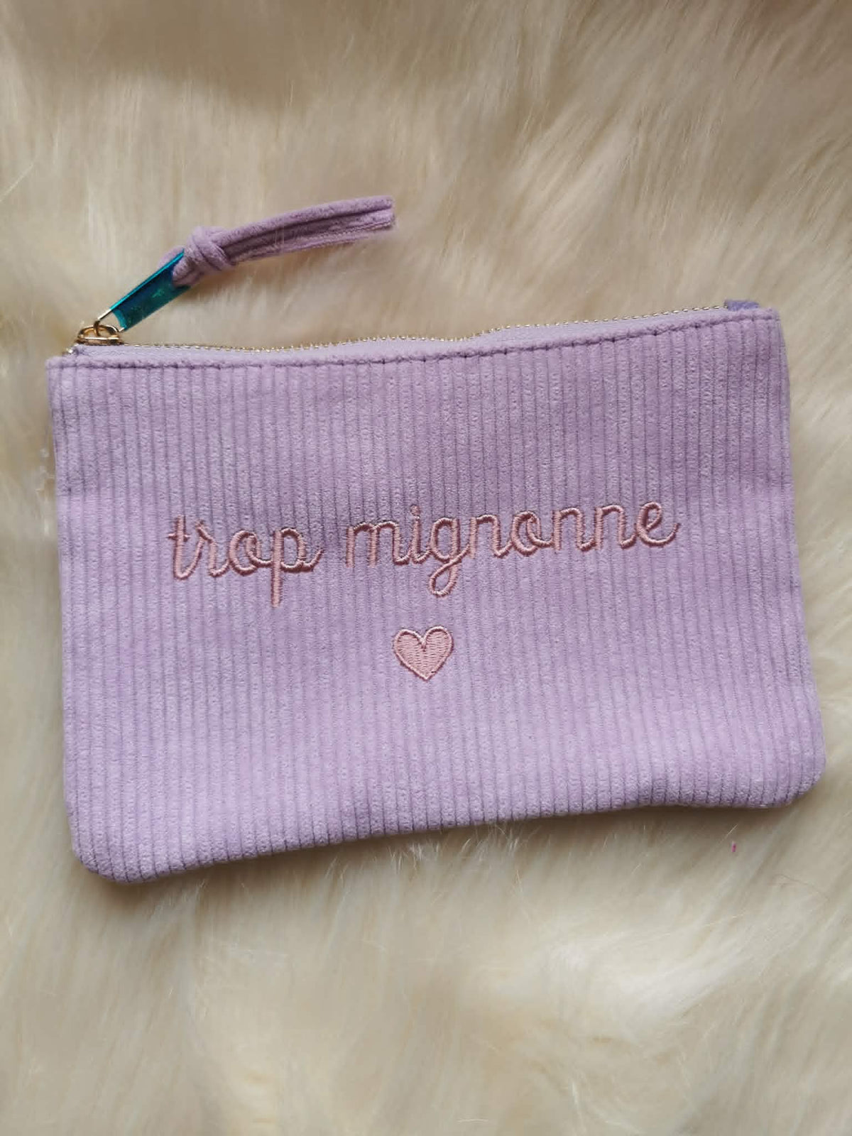 Pochette en Velours Côtelé Brodé à Messages — Collection Douceur
